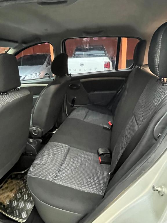 RENAULT Sandero - Foto