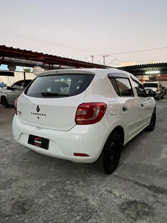 RENAULT Sandero - Foto