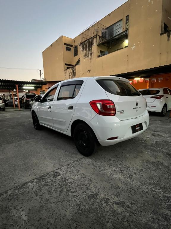 RENAULT Sandero - Foto