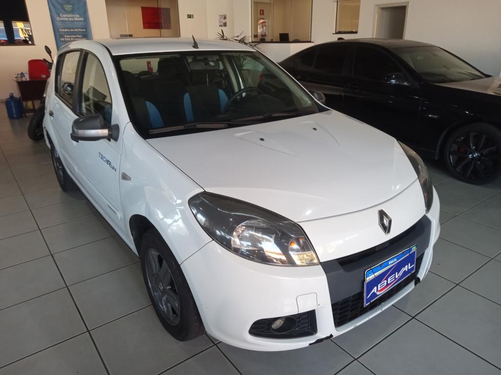 RENAULT Sandero - Foto
