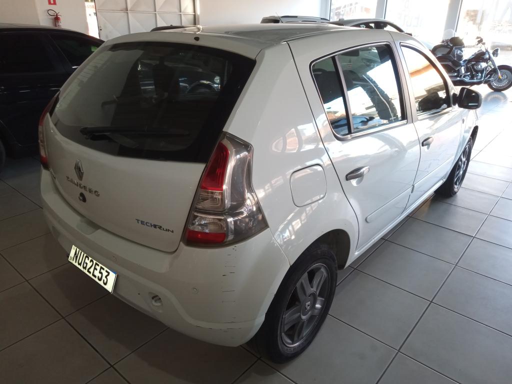 RENAULT Sandero - Foto