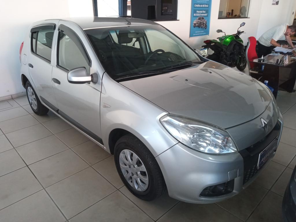 RENAULT Sandero - Foto