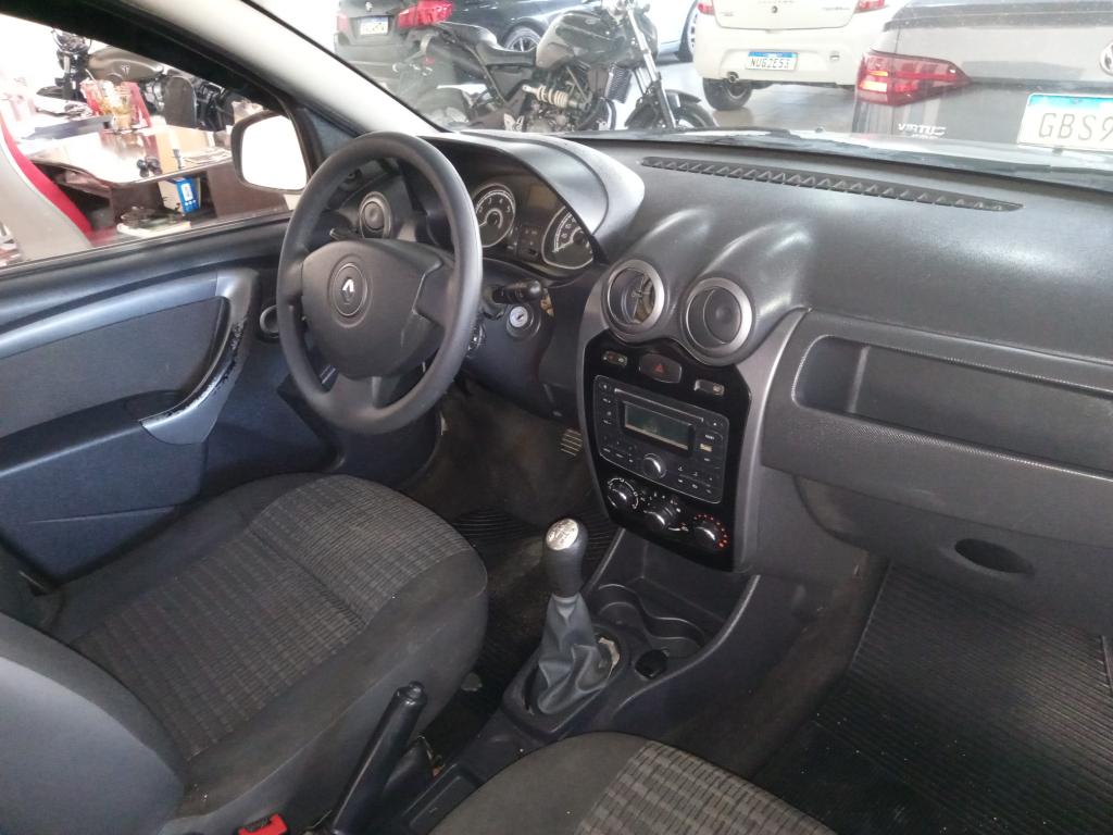 RENAULT Sandero - Foto