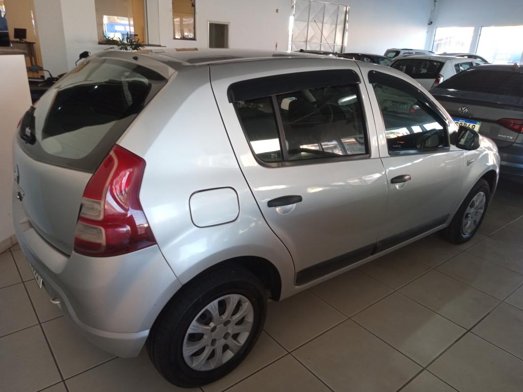 RENAULT Sandero - Foto