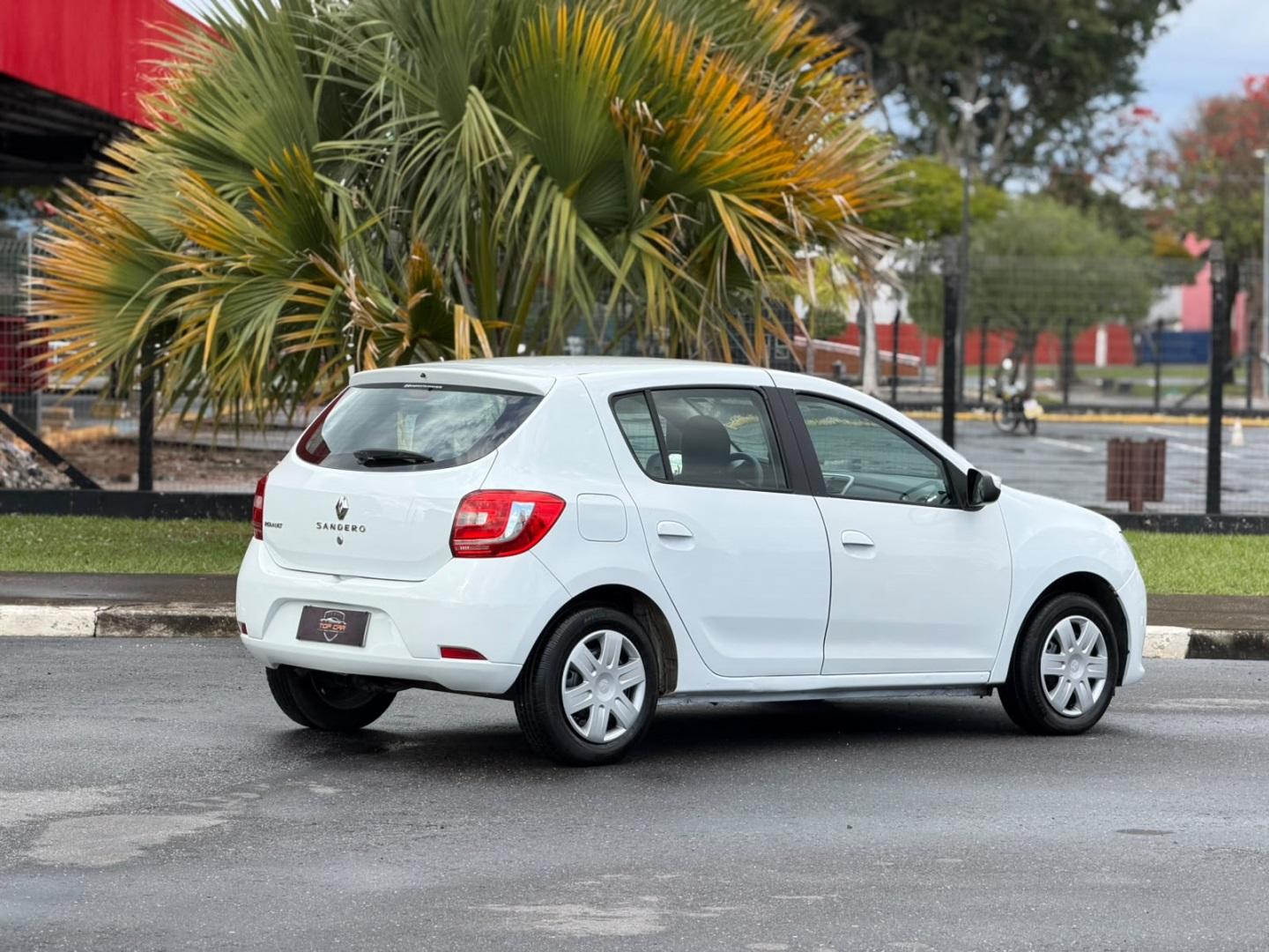 RENAULT Sandero - Foto