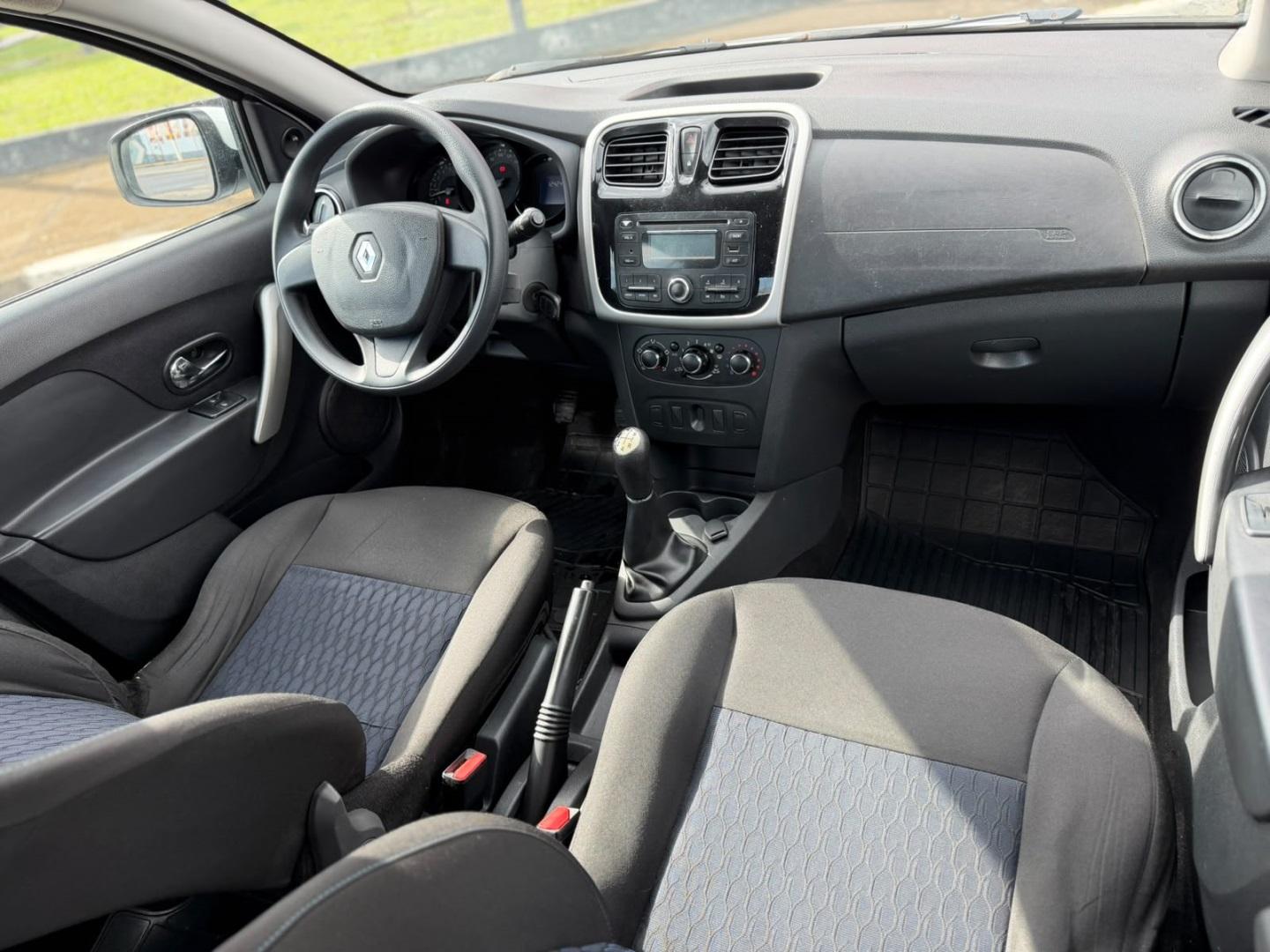 RENAULT Sandero - Foto