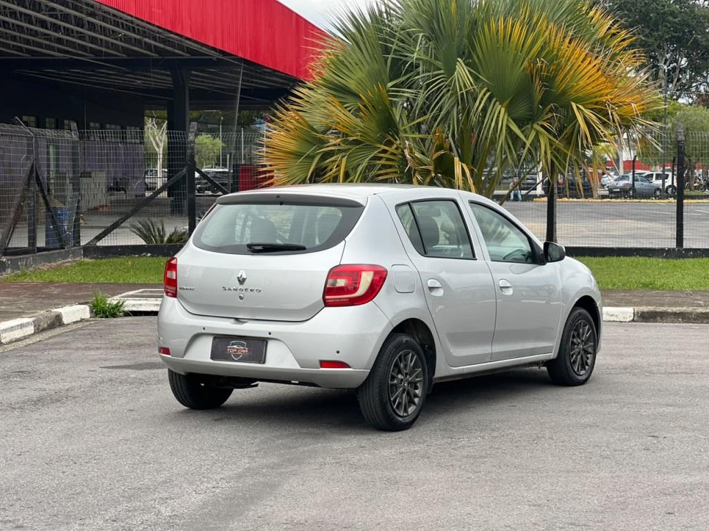 RENAULT Sandero - Foto