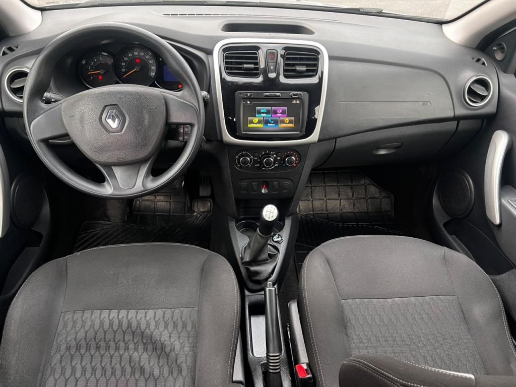RENAULT Sandero - Foto