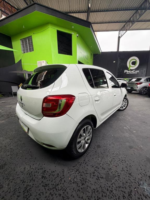 RENAULT Sandero - Foto