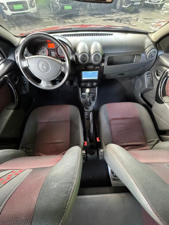 RENAULT Sandero - Foto