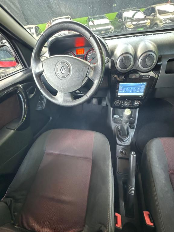 RENAULT Sandero - Foto