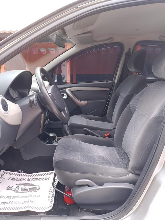 RENAULT Sandero - Foto