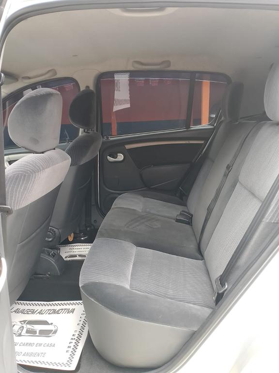 RENAULT Sandero - Foto