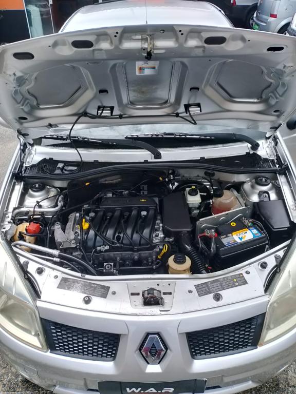 RENAULT Sandero - Foto