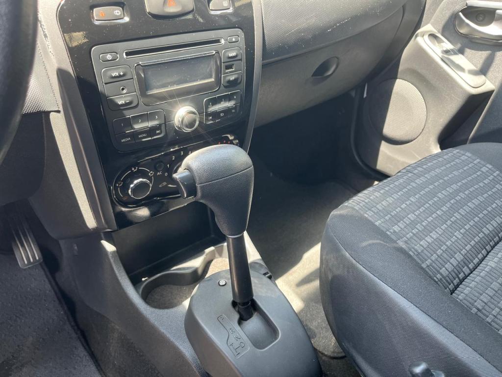 RENAULT Sandero - Foto