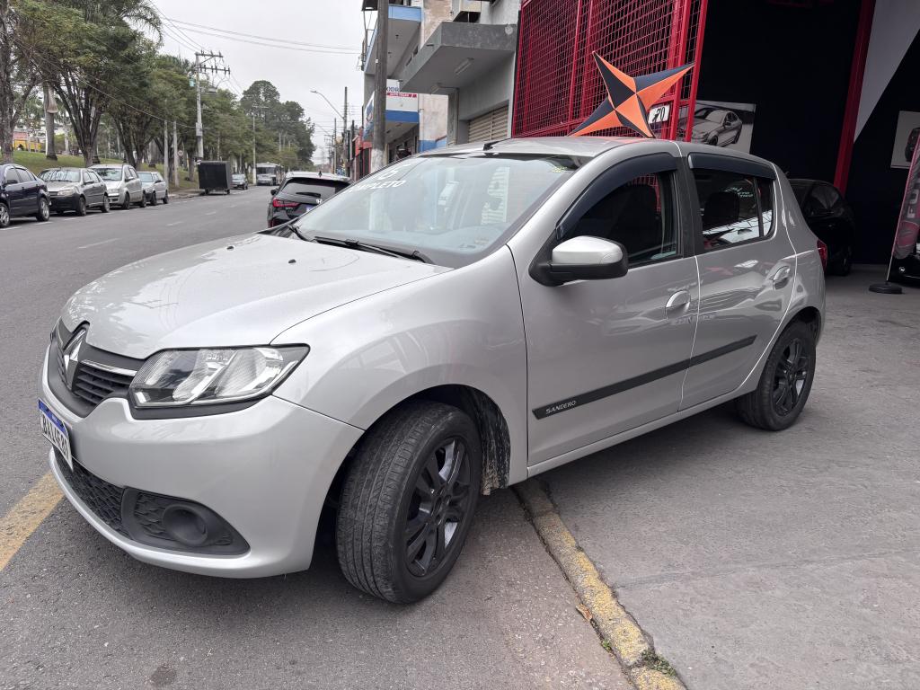RENAULT Sandero - Foto