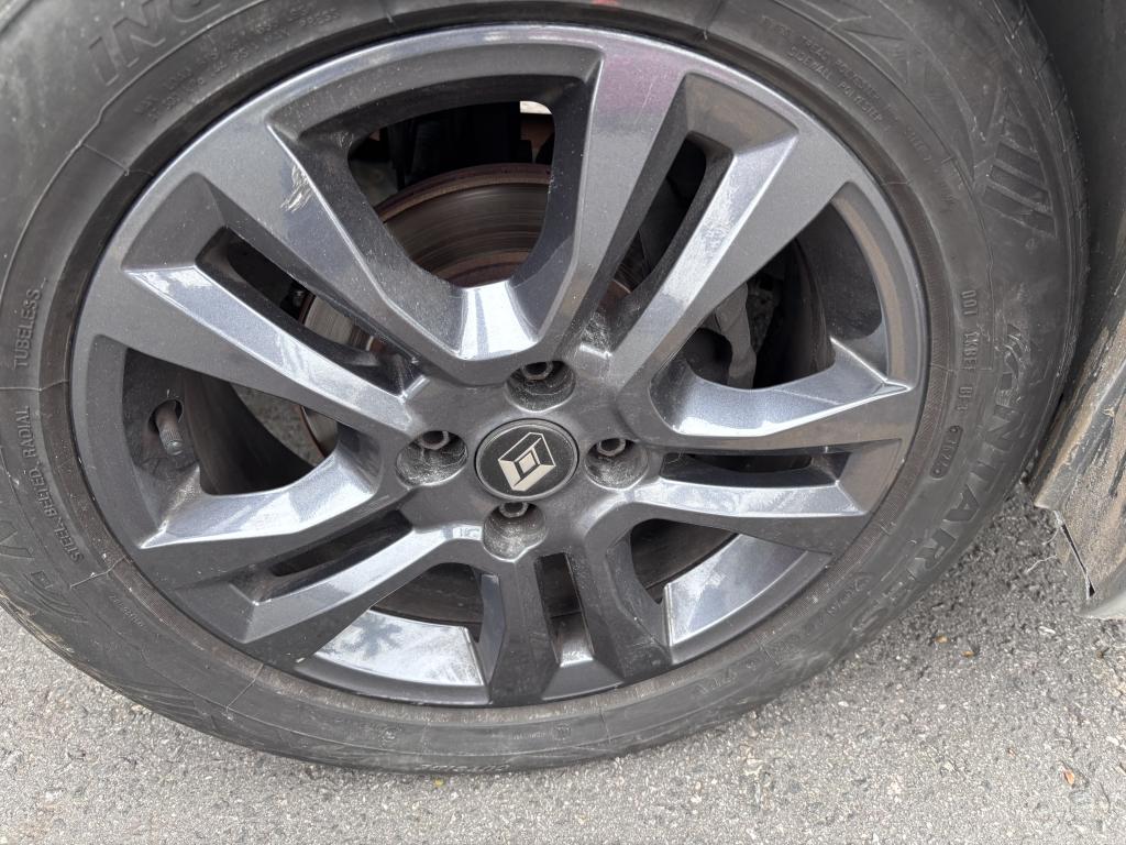RENAULT Sandero - Foto