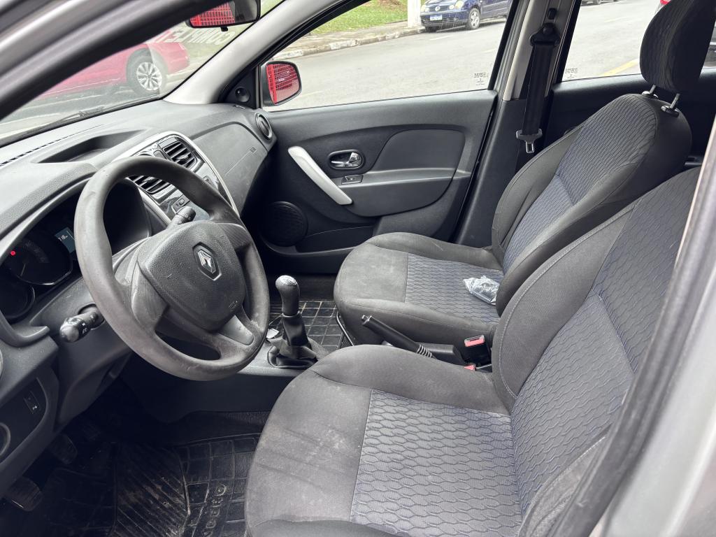 RENAULT Sandero - Foto