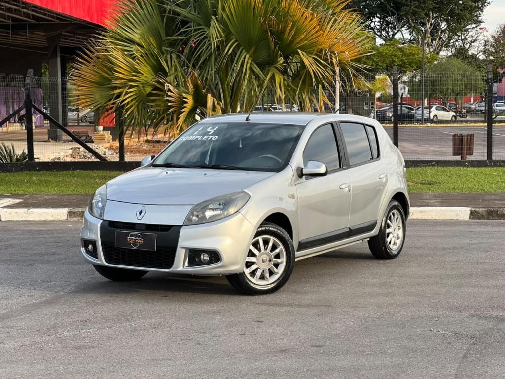 RENAULT Sandero - Foto