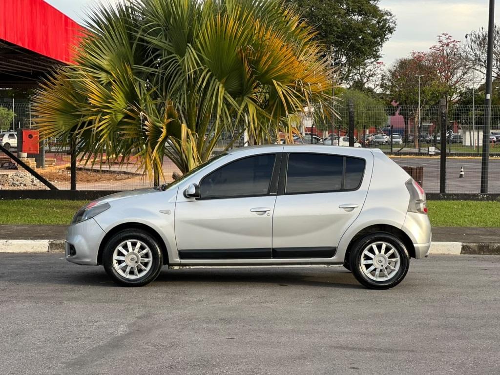 RENAULT Sandero - Foto