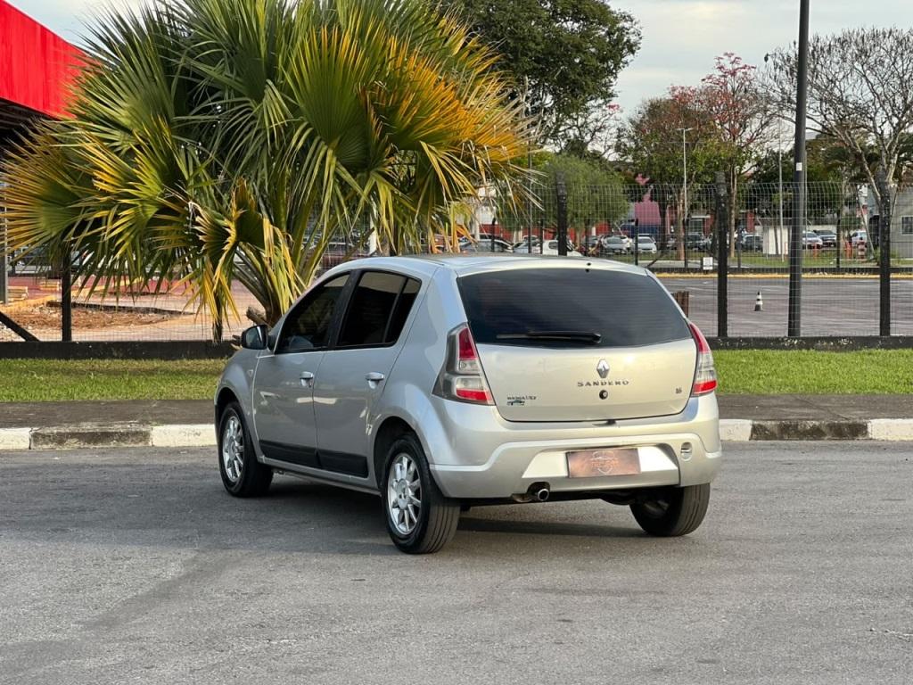 RENAULT Sandero - Foto