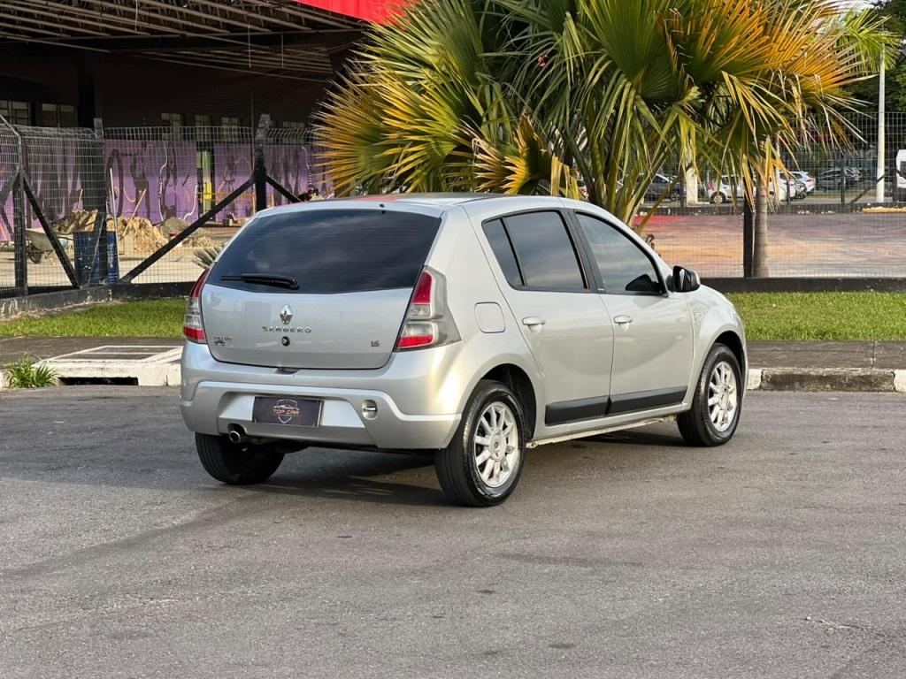 RENAULT Sandero - Foto