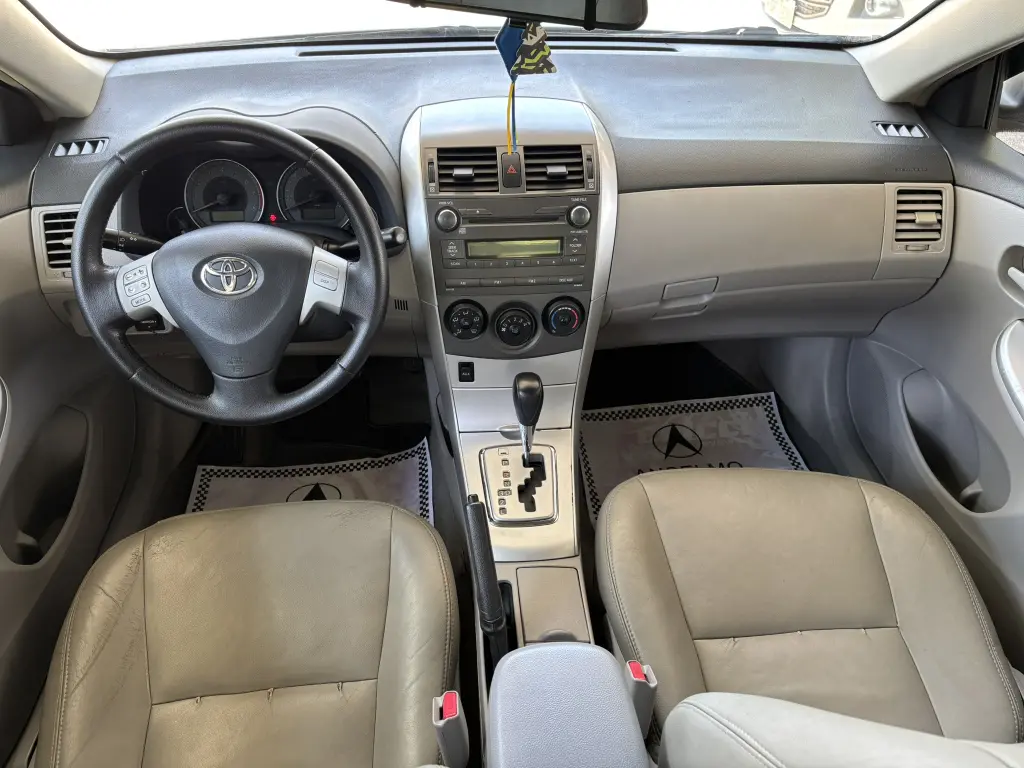 TOYOTA Corolla - Foto