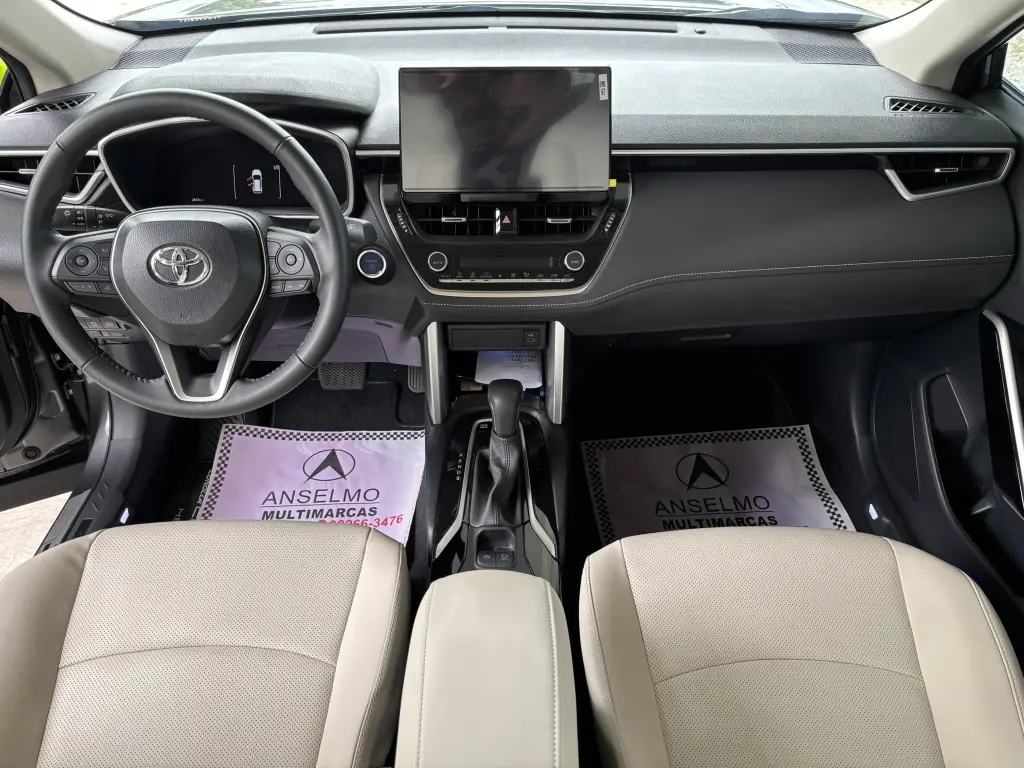 TOYOTA Corolla Cross - Foto