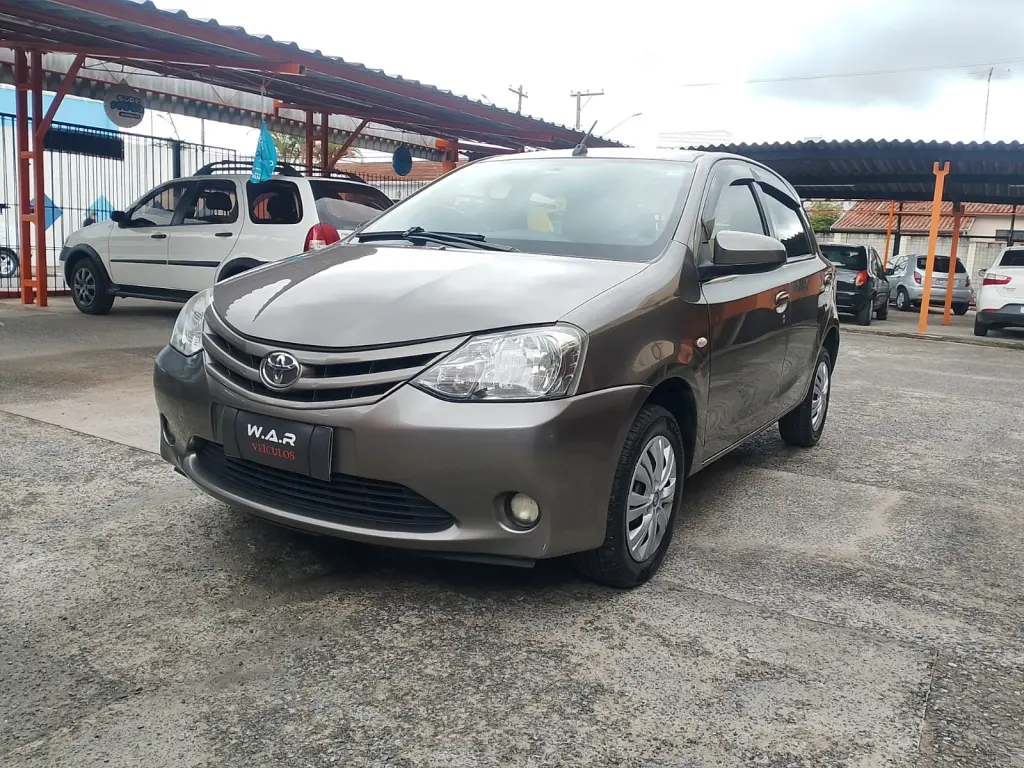 TOYOTA Etios Hatch