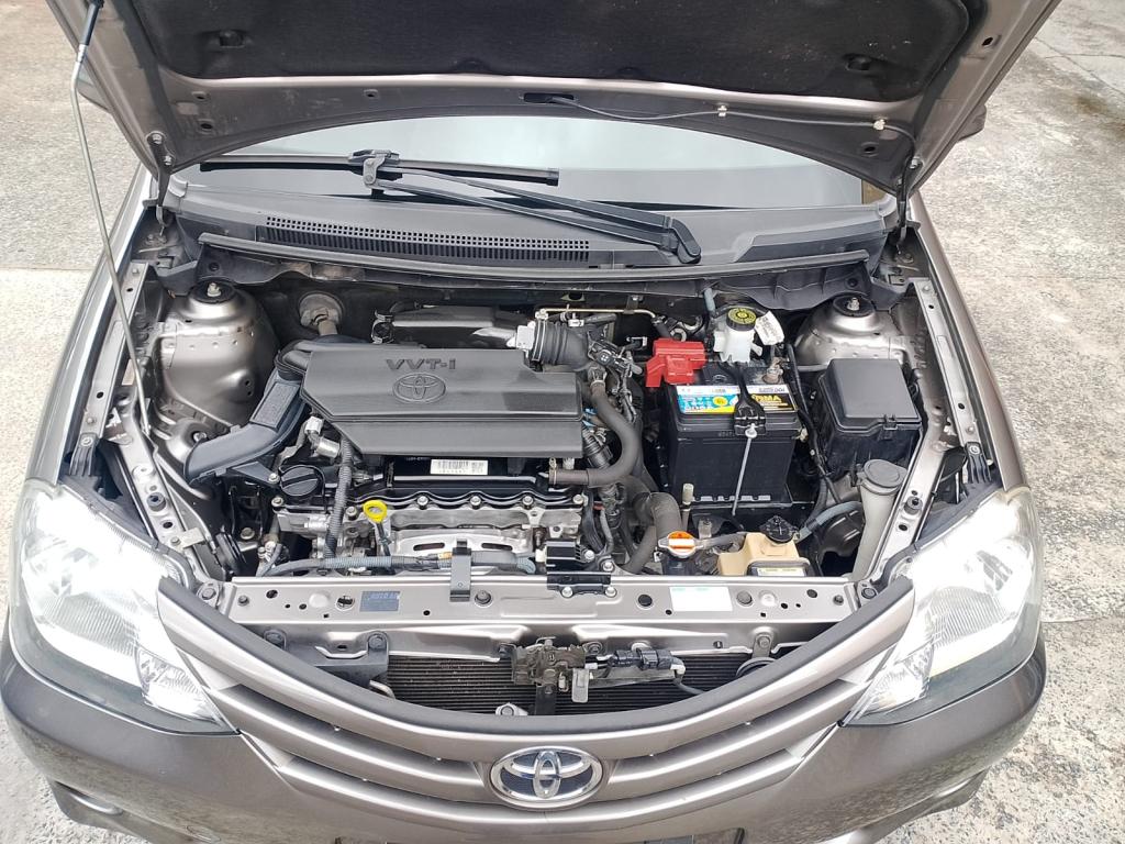 TOYOTA Etios Hatch - Foto