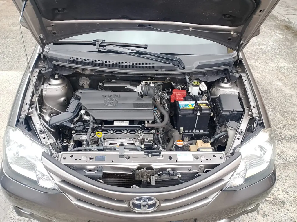 TOYOTA Etios Hatch - Foto