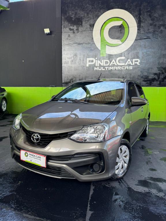 TOYOTA Etios Hatch - Foto