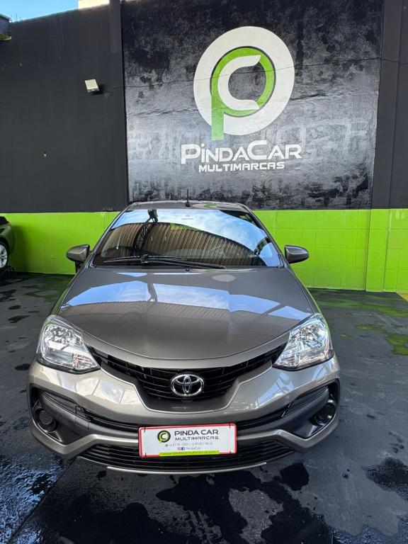 TOYOTA Etios Hatch - Foto