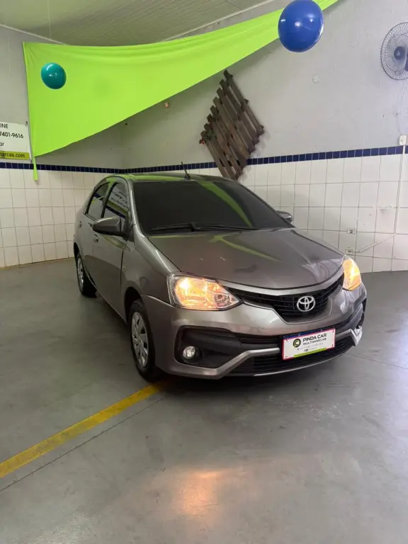 TOYOTA Etios Sedan - Foto