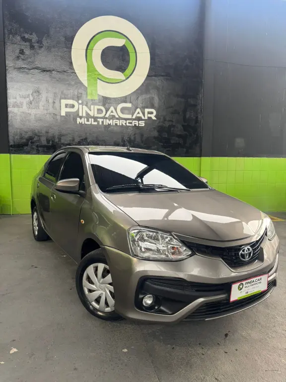 TOYOTA Etios Sedan - Foto