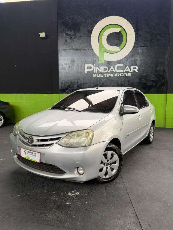 TOYOTA Etios Sedan - Foto