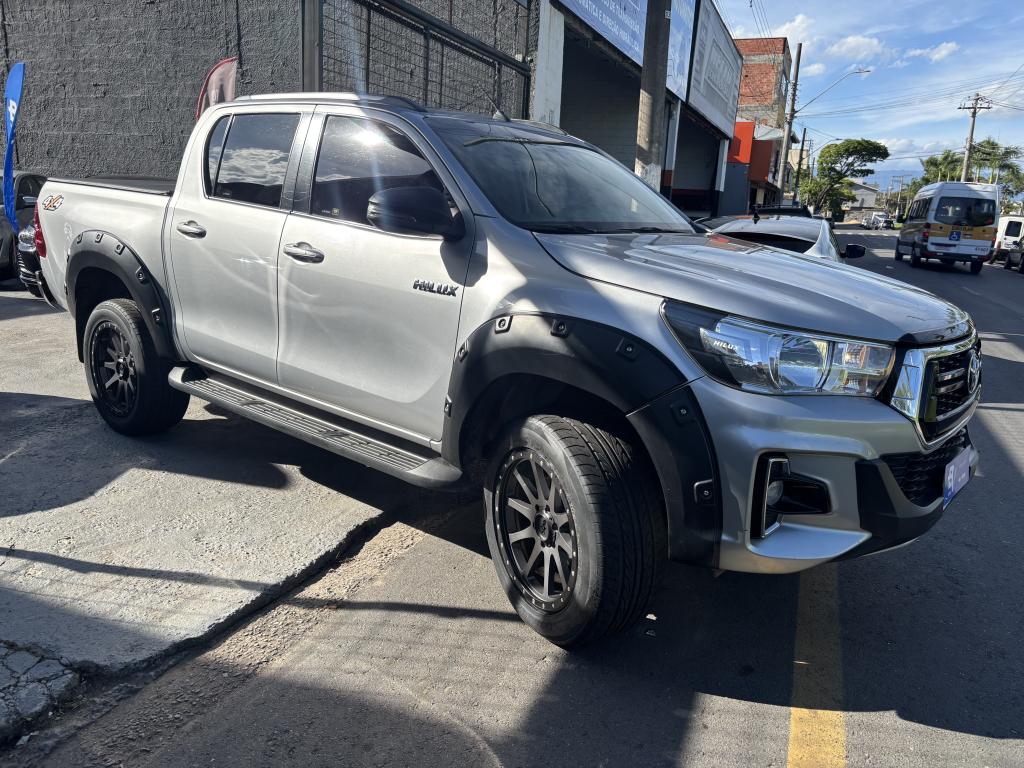 TOYOTA Hilux Caminhonete - Foto