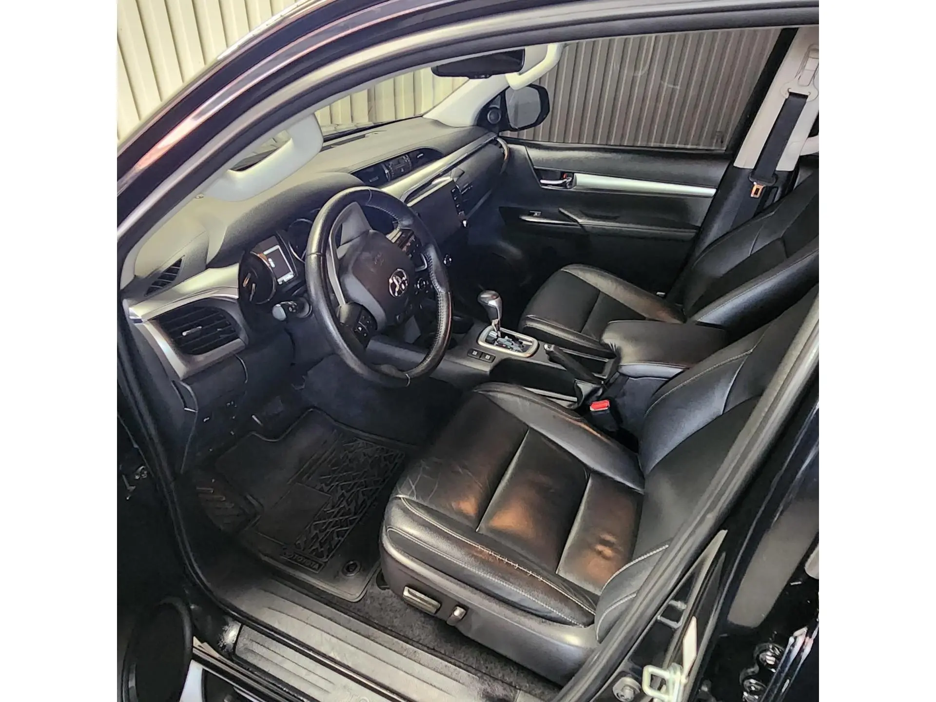 TOYOTA Hilux Caminhonete - Foto