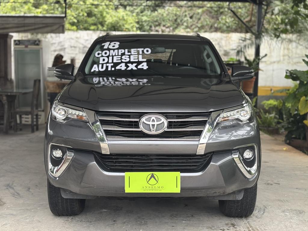 TOYOTA Hilux SW4 - Foto