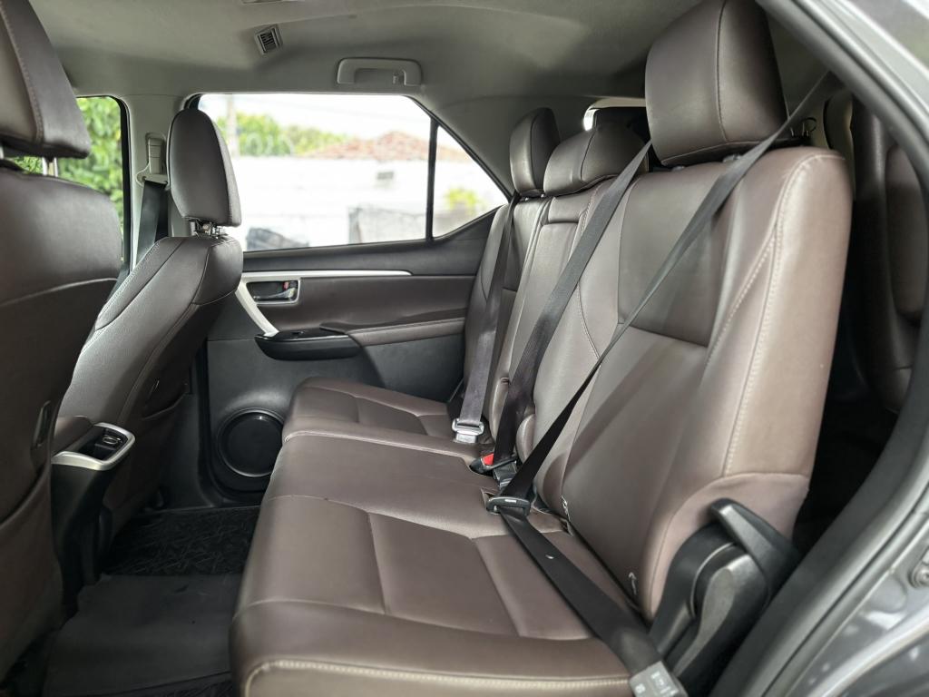 TOYOTA Hilux SW4 - Foto