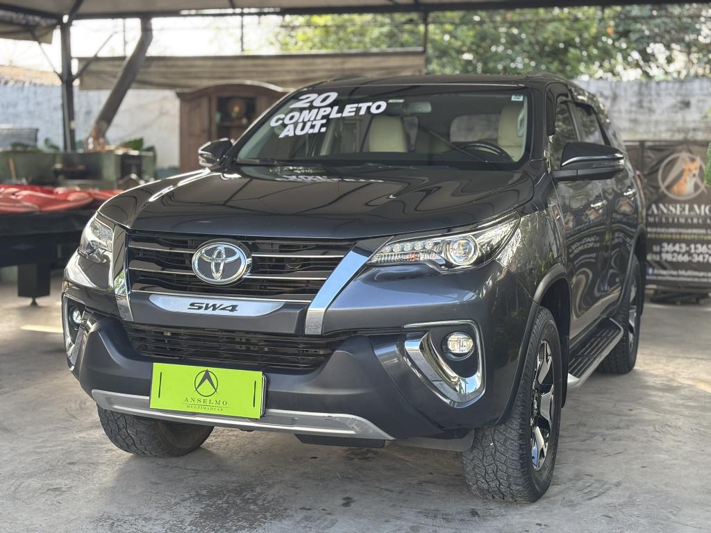 TOYOTA Hilux SW4 - Foto