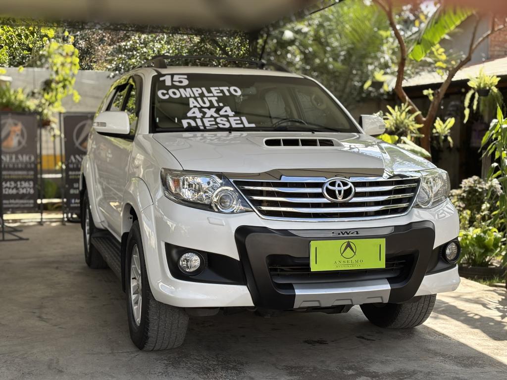 TOYOTA Hilux SW4 - Foto