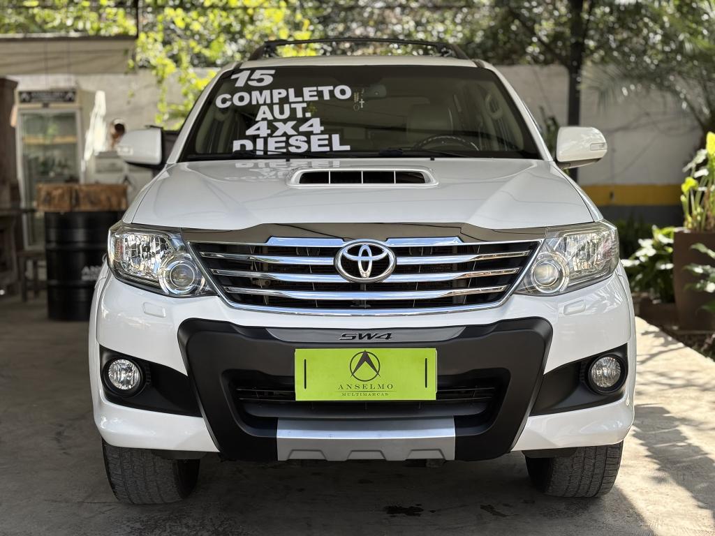 TOYOTA Hilux SW4 - Foto