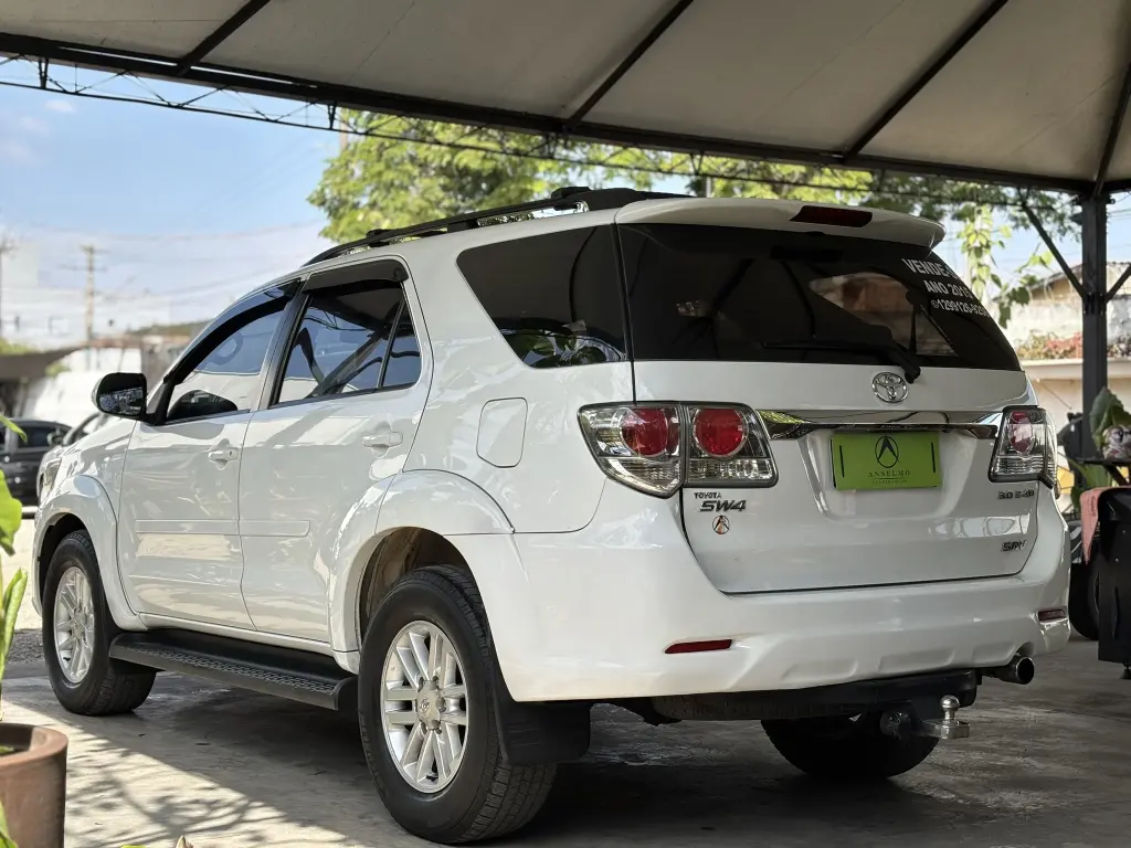 TOYOTA Hilux SW4 - Foto