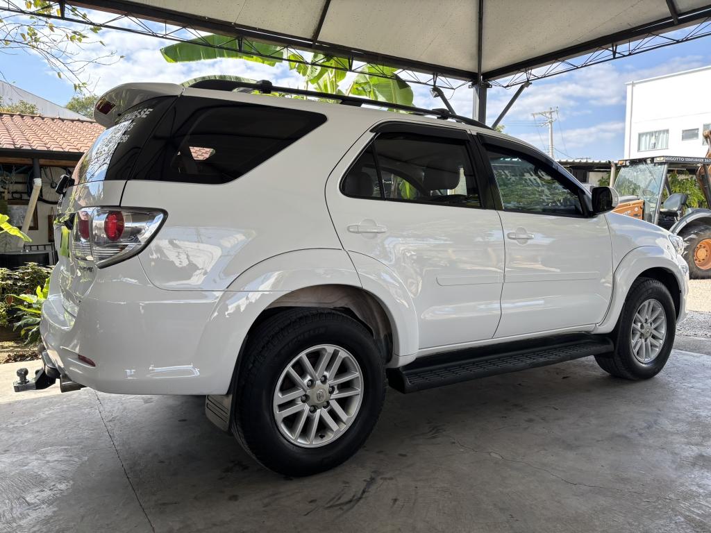 TOYOTA Hilux SW4 - Foto