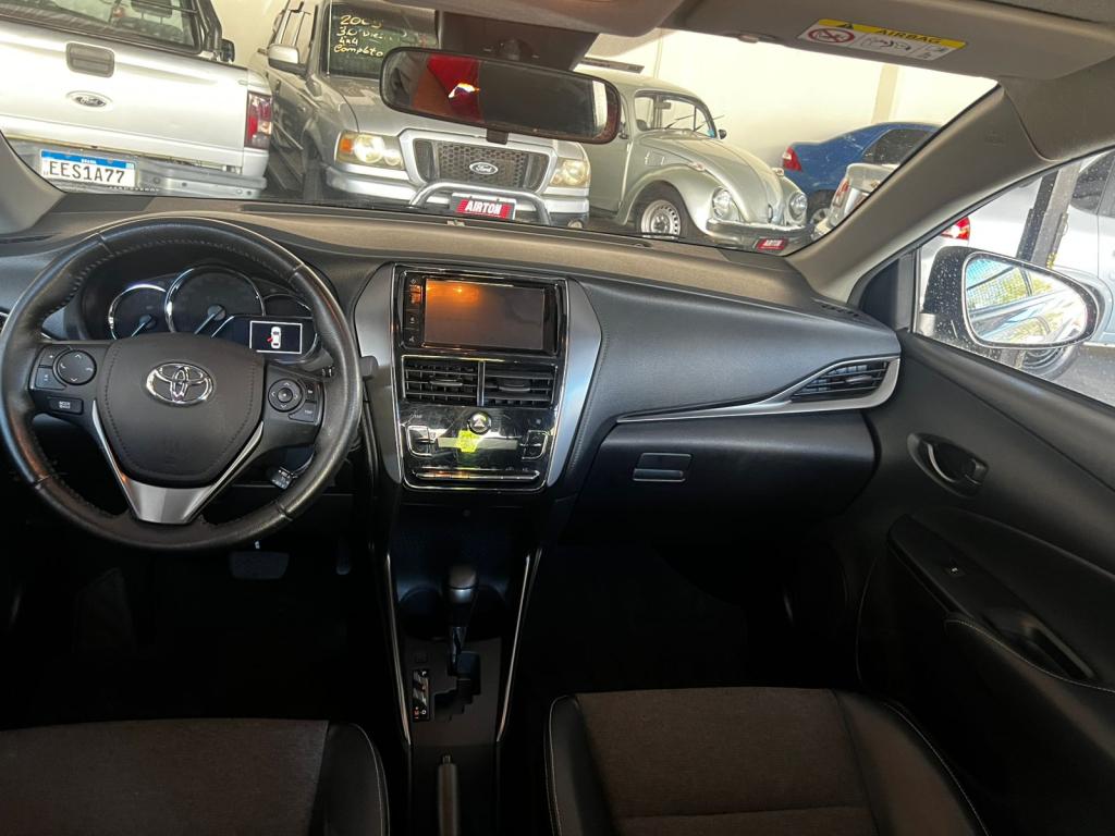 TOYOTA Yaris Sedan - Foto