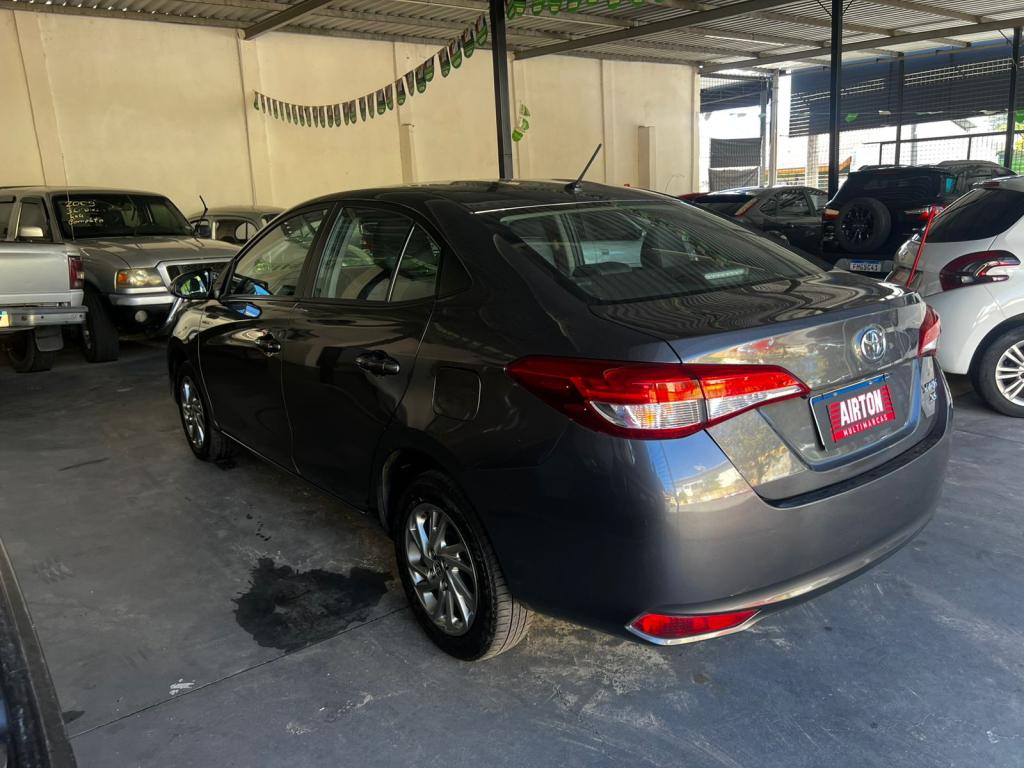 TOYOTA Yaris Sedan - Foto