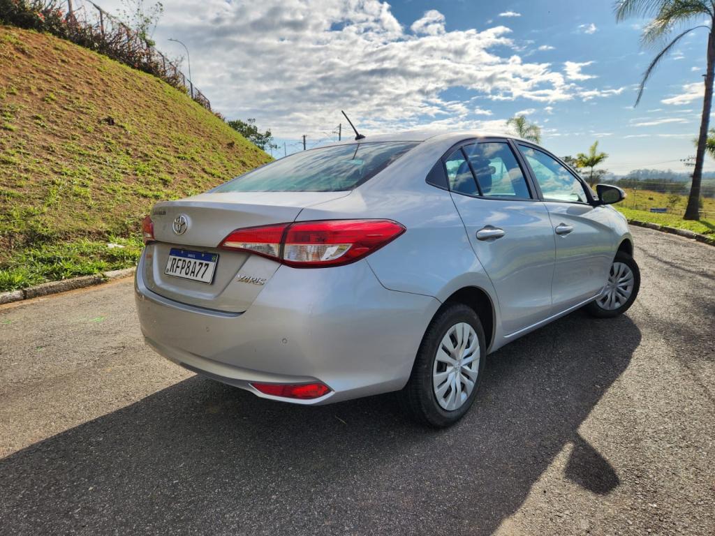 TOYOTA Yaris Sedan - Foto