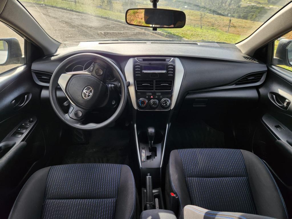TOYOTA Yaris Sedan - Foto