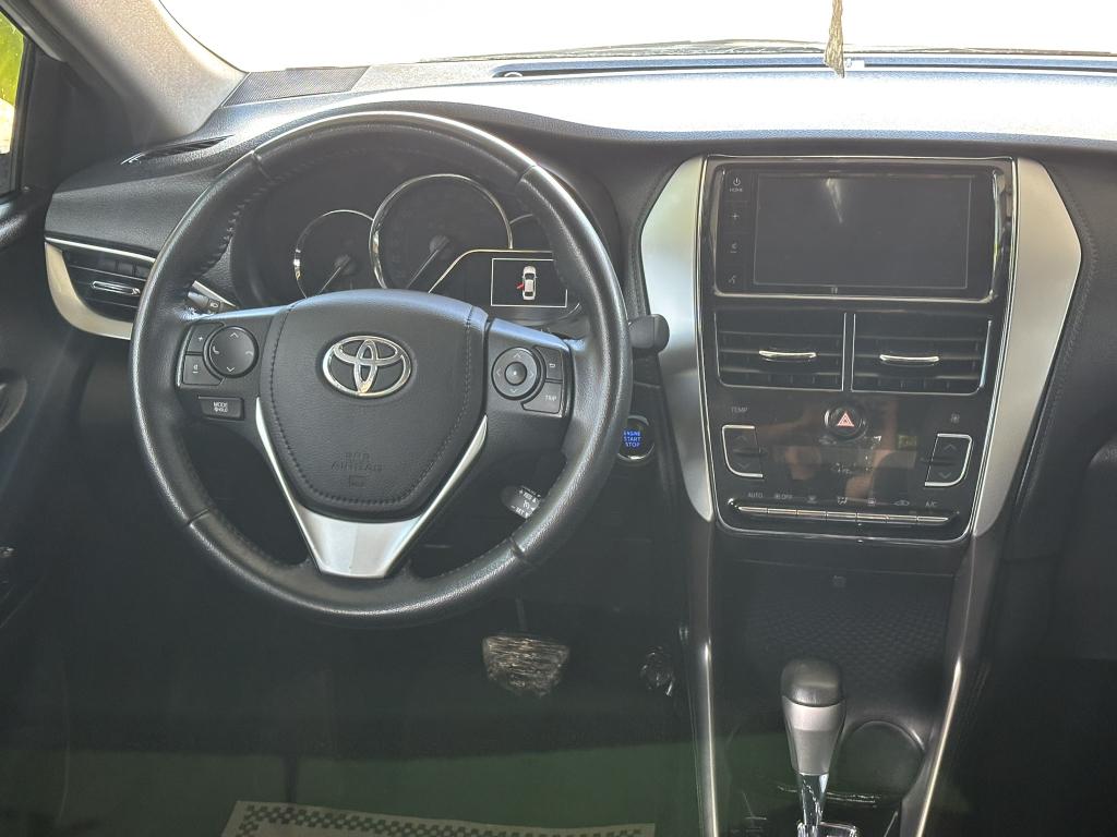 TOYOTA Yaris Sedan - Foto